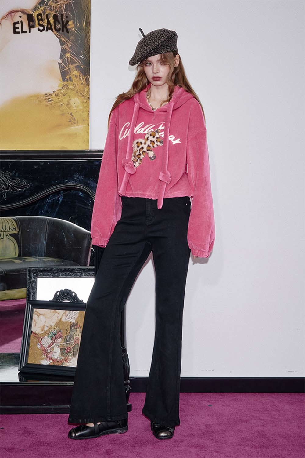 ELFSACK teddy bear applique hoodie in pink with a trendy design, perfect for casual wear