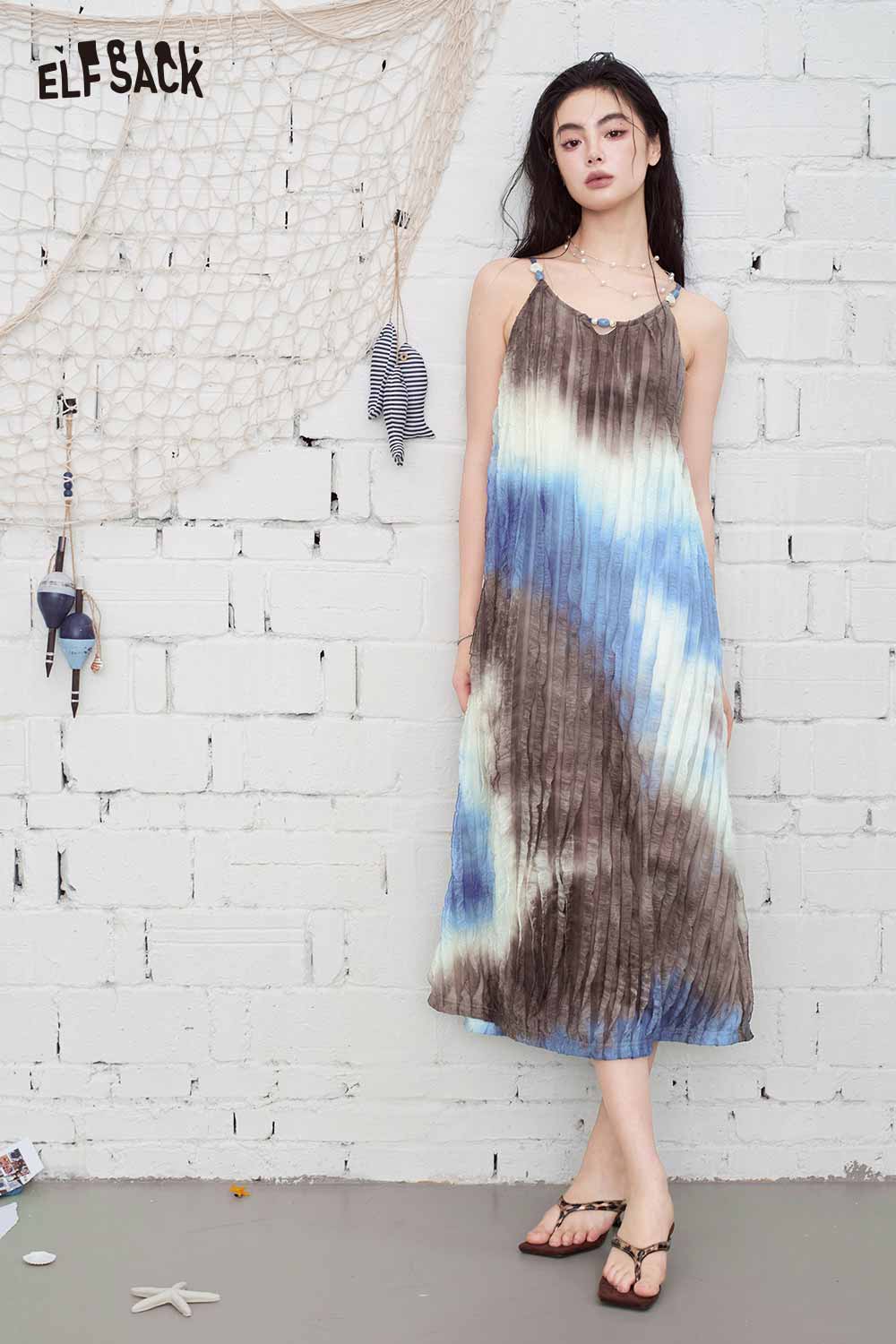 ELFSACK Tie-Dye Pleated Halter Neck Maxi Dress
