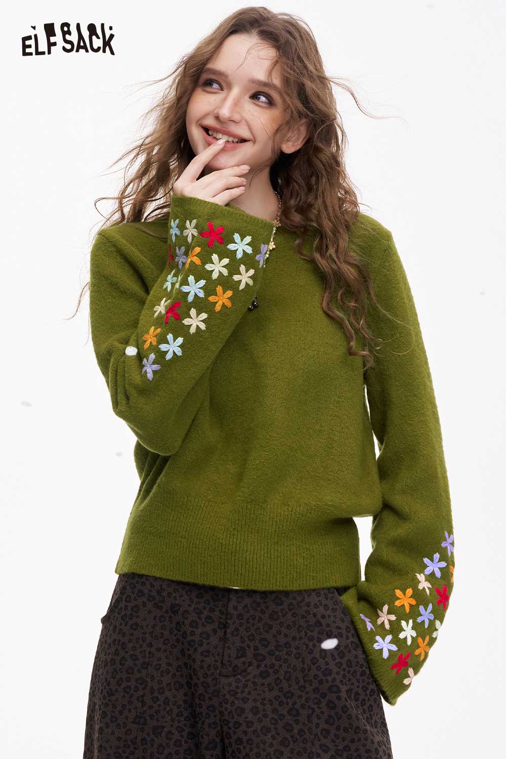 ELFSACK cropped floral sleeve sweater in green with colorful floral designs on sleeves