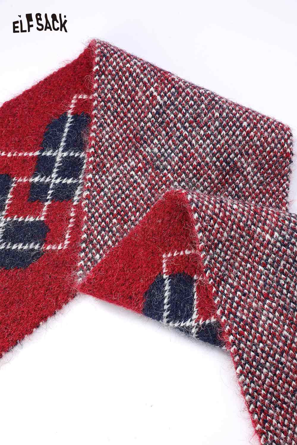 ELFSACK Minimalist diamond pattern scarf in red and navy for stylish seasonal wear