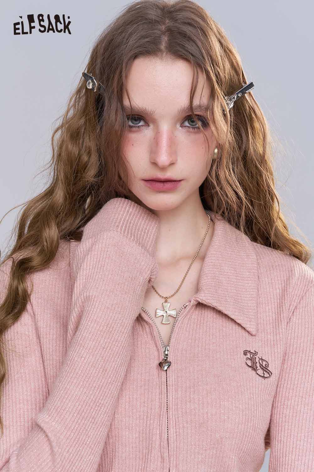 ELFSACK minimalist embroidered cardigan for women in soft pink with ribbed texture and zip-up style
