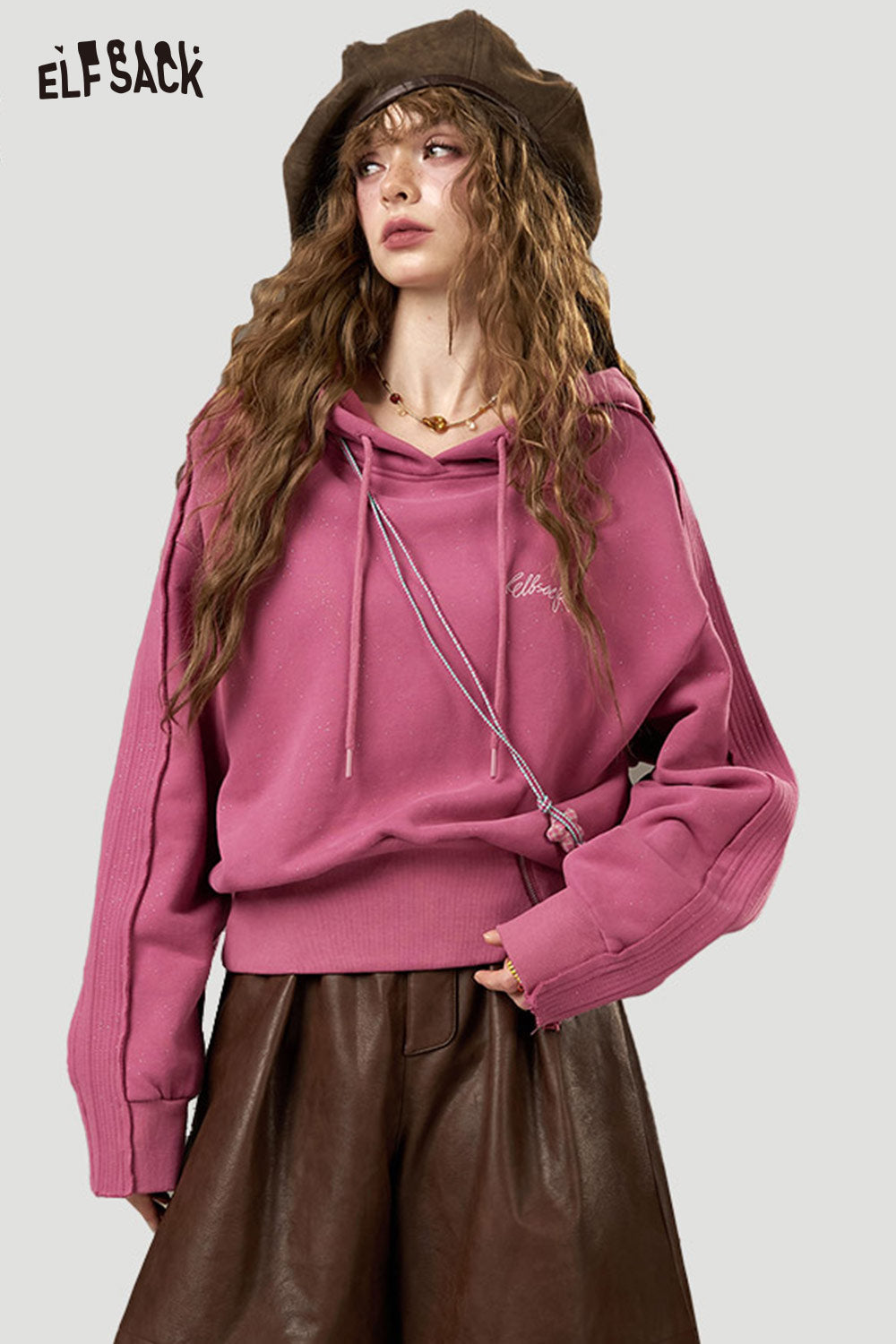 ELFSACK soft cropped hoodie for women in pink with a relaxed fit and stylish design