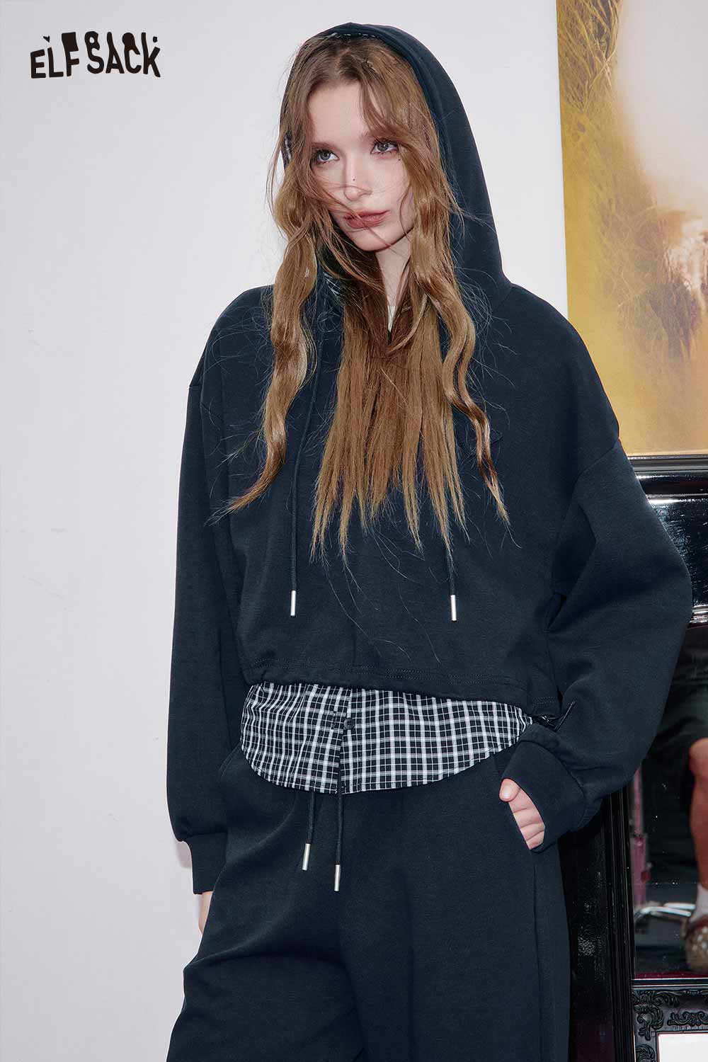 ELFSACK women's plaid panel two-piece set featuring a cozy hoodie and stylish pants