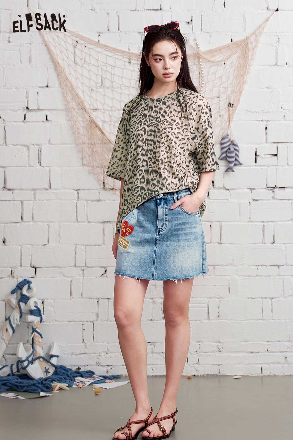 ELFSACK Vintage Washed Frayed Hem Denim Shorts