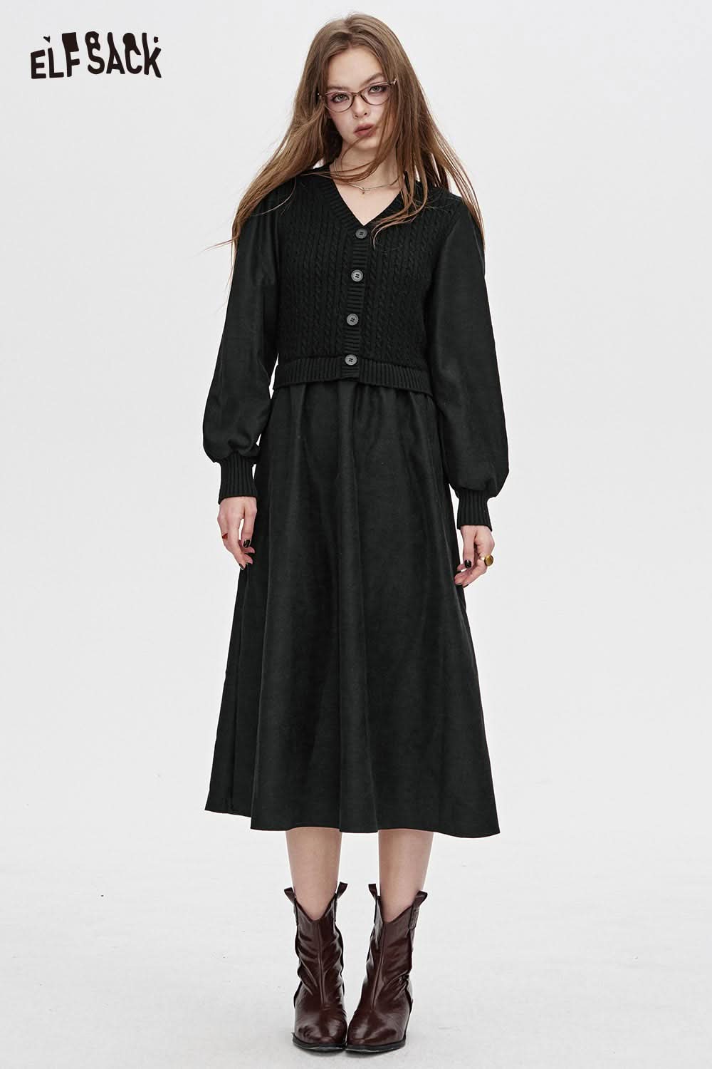 ELFSACK Viscose blend V-neck dress in black with a fitted bodice and flowing skirt for a stylish look