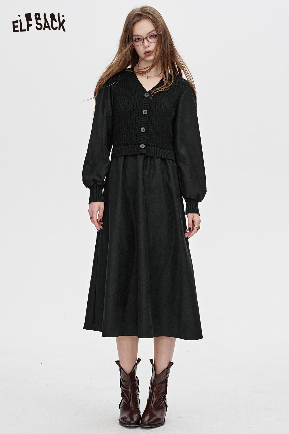 ELFSACK Viscose blend V-neck dress in black with a fitted bodice and flowing skirt for a stylish look