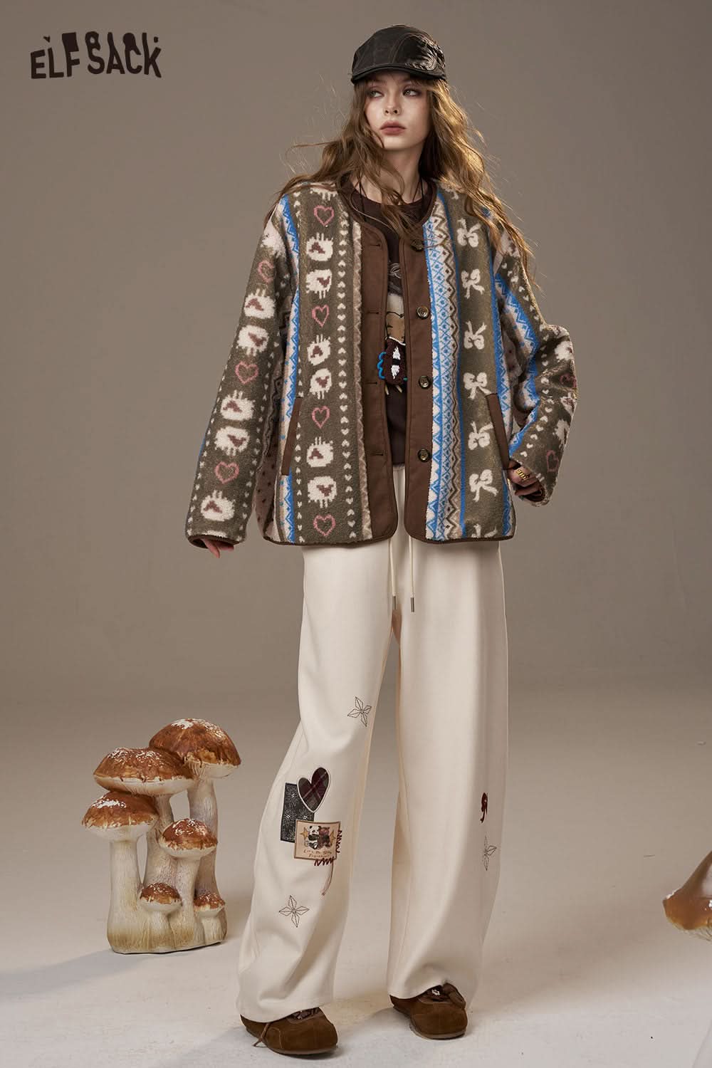 ELFSACK cartoon print short jacket for women featuring a cozy design with playful patterns