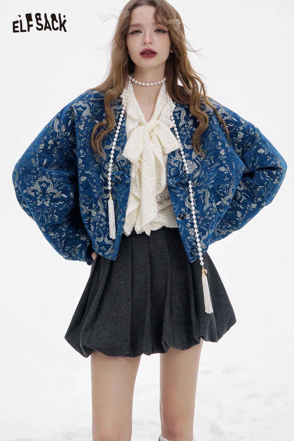 ELFSACK retro graphic short coat for women with unique floral pattern and oversized design