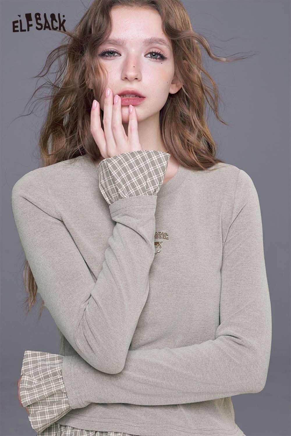 ELFSACK slim fit plaid panel tee for women in light gray with unique plaid cuffs