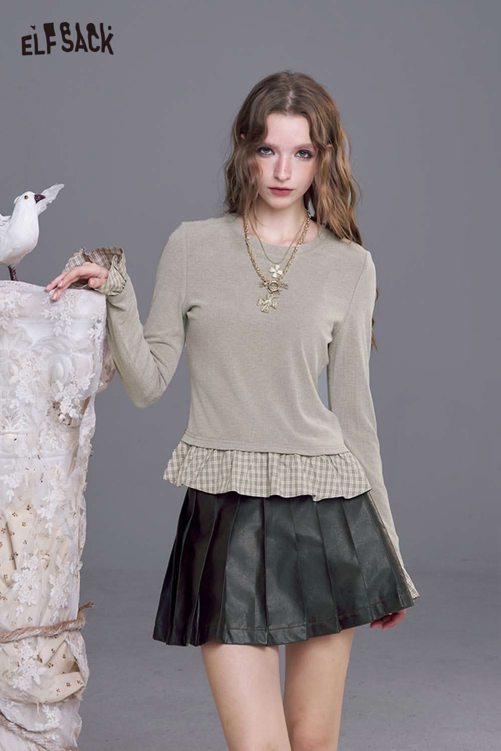 ELFSACK slim fit plaid panel tee for women, featuring a stylish ruffled hem and long sleeves