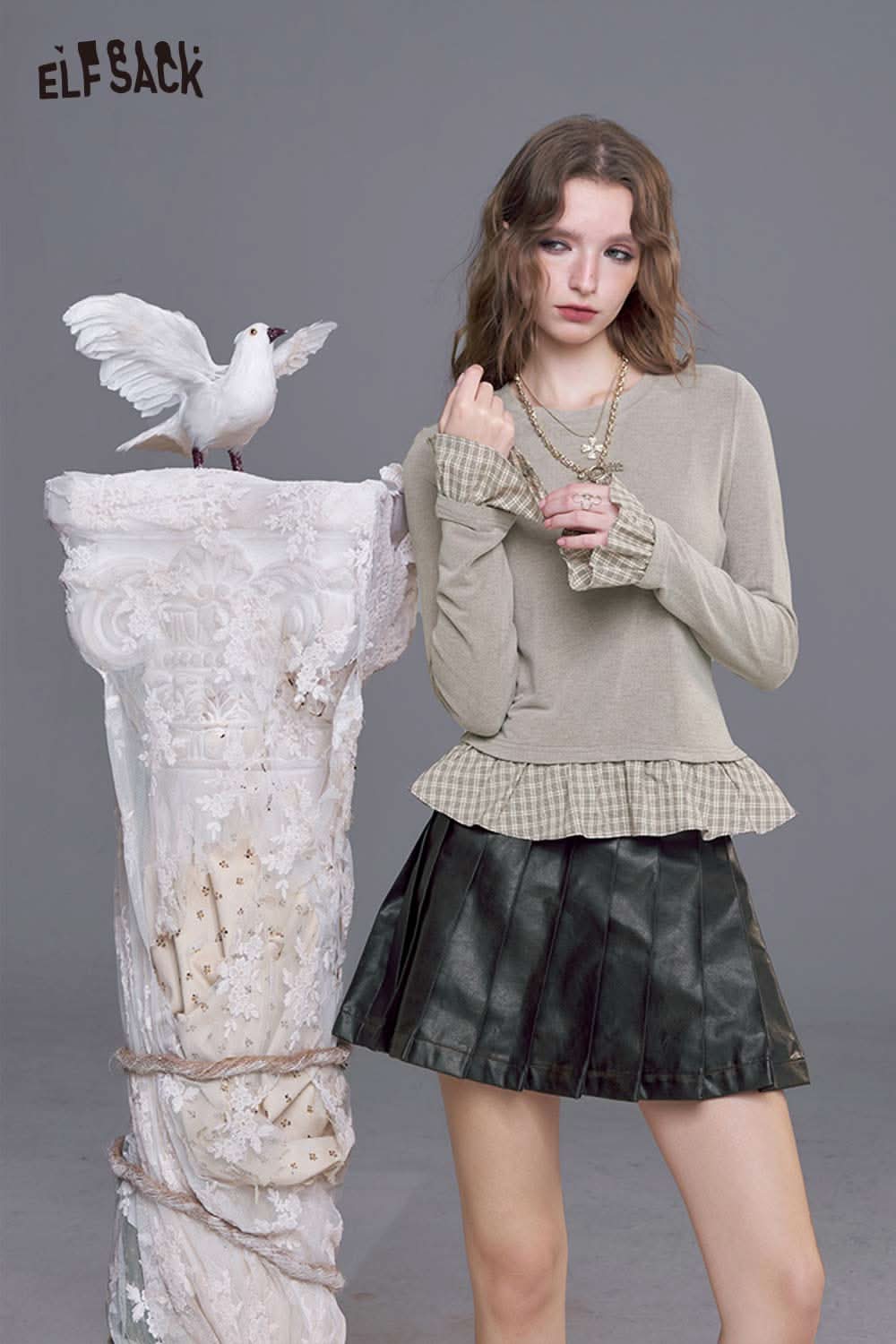 ELFSACK slim fit plaid panel tee for women featuring a ruffled hem and stylish design