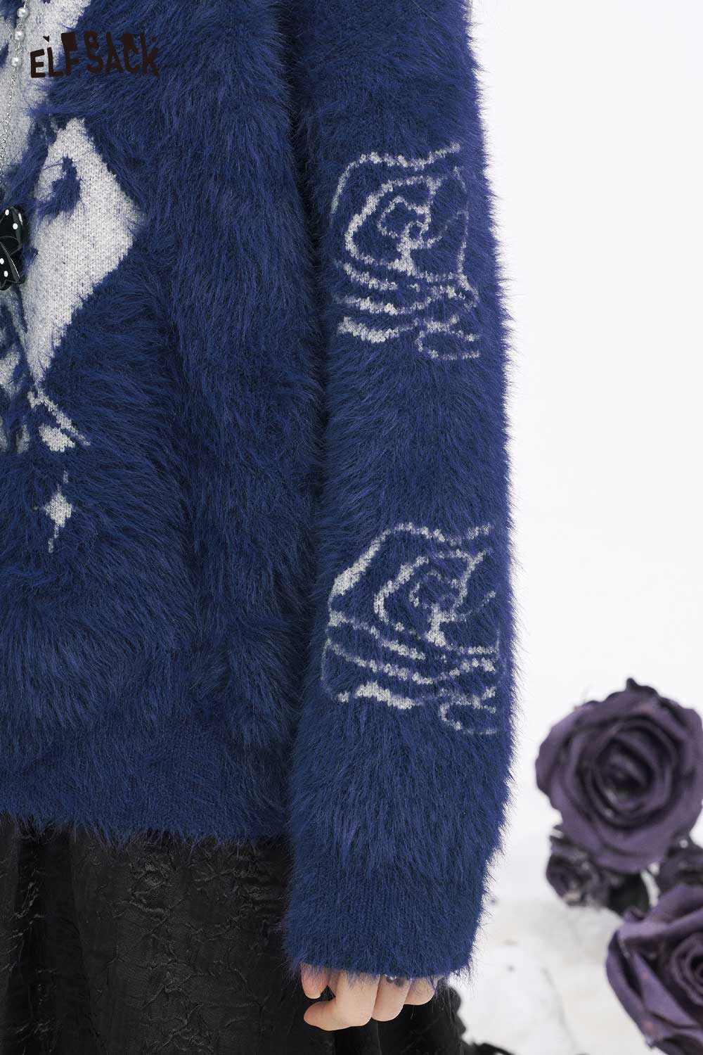 ELFSACK soft graphic plush sweater for women in blue with rose design on sleeves