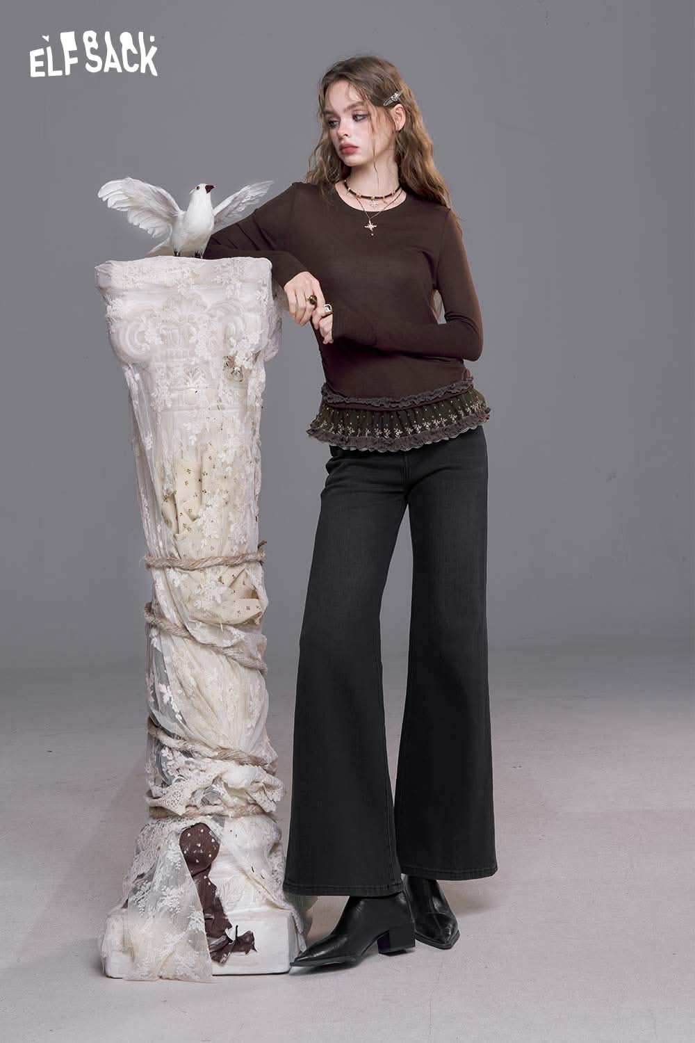 ELFSACK women's bootcut stretch denim jeans paired with a stylish top and heels for a fashionable look