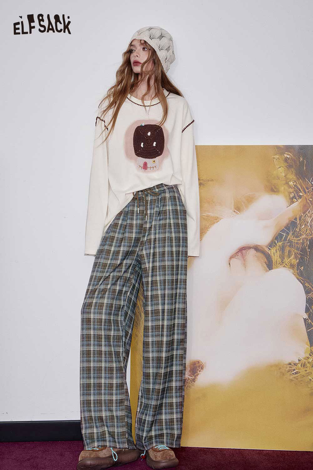 ELFSACK women's check pattern relaxed fit trousers paired with a cozy sweater for a stylish look