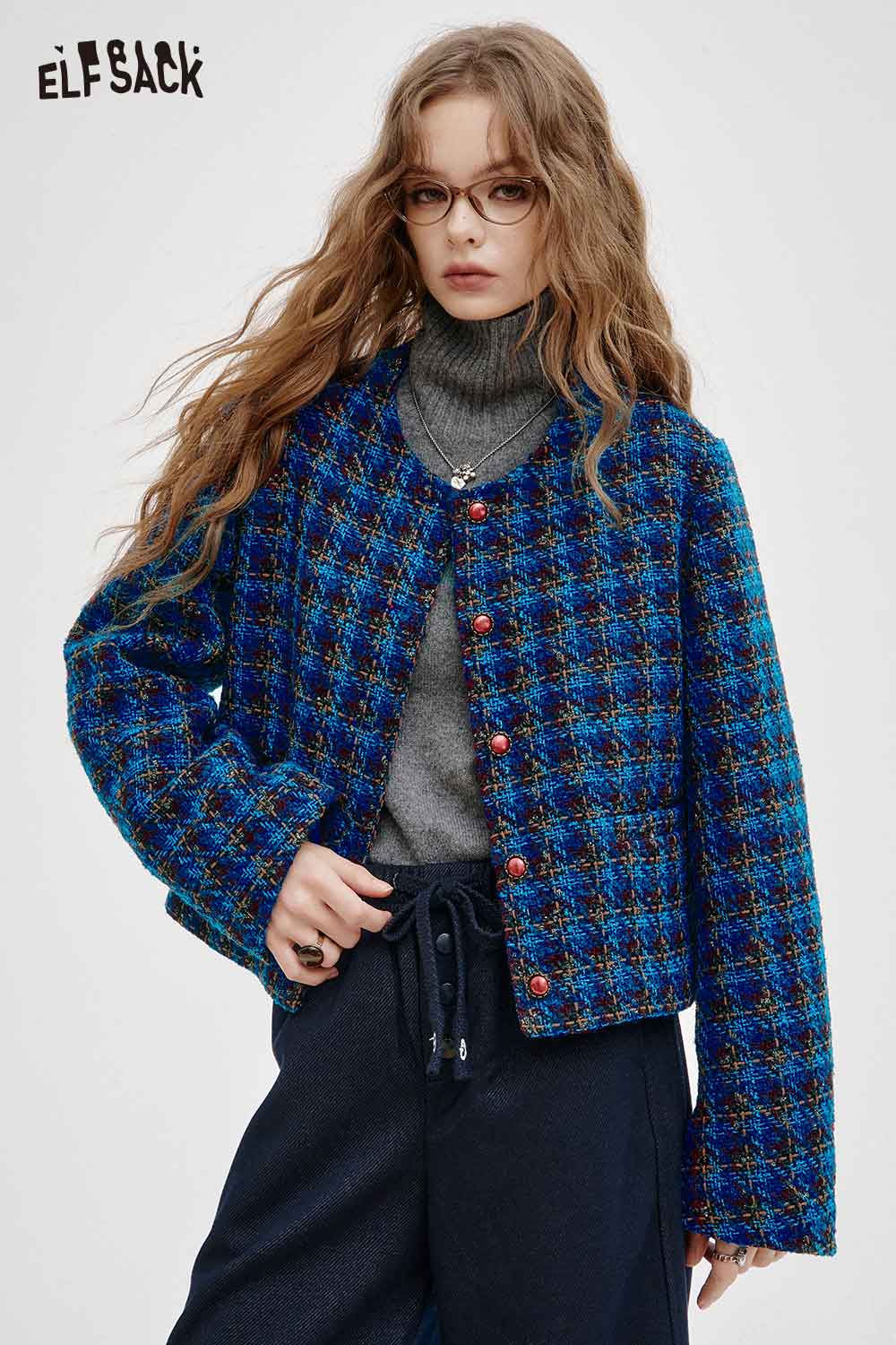 ELFSACK women's checkered short jacket in blue and black with a stylish button closure and relaxed fit