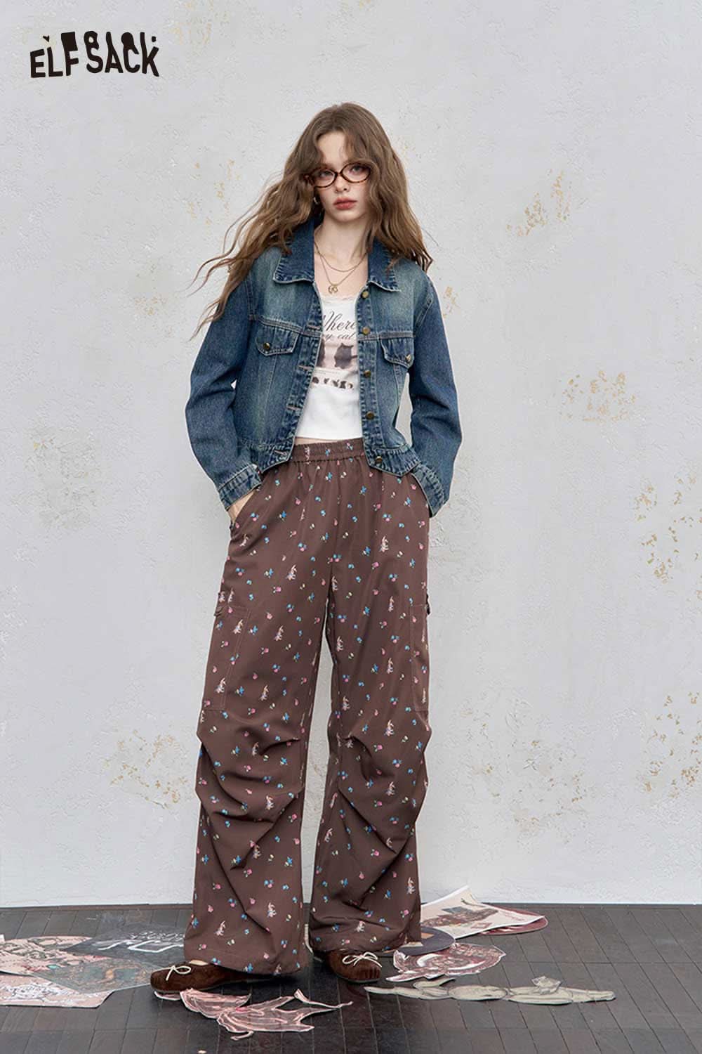 ELFSACK women's denim short jacket styled with patterned pants for a trendy casual look