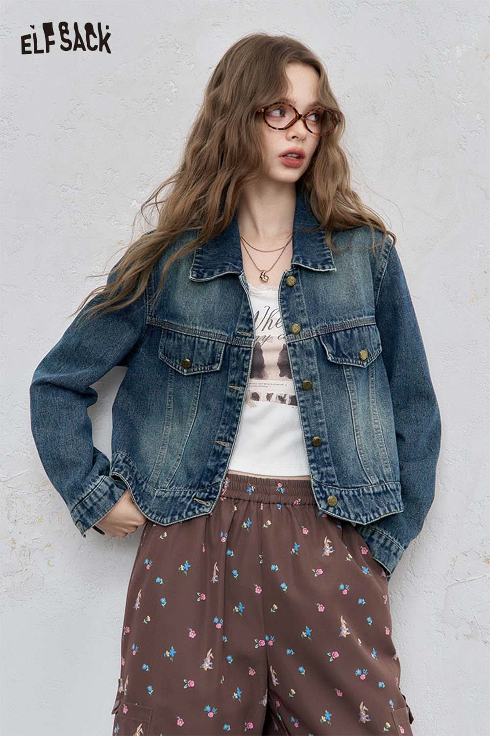 ELFSACK women's denim short jacket featuring a classic cut and blue wash perfect for casual outfits