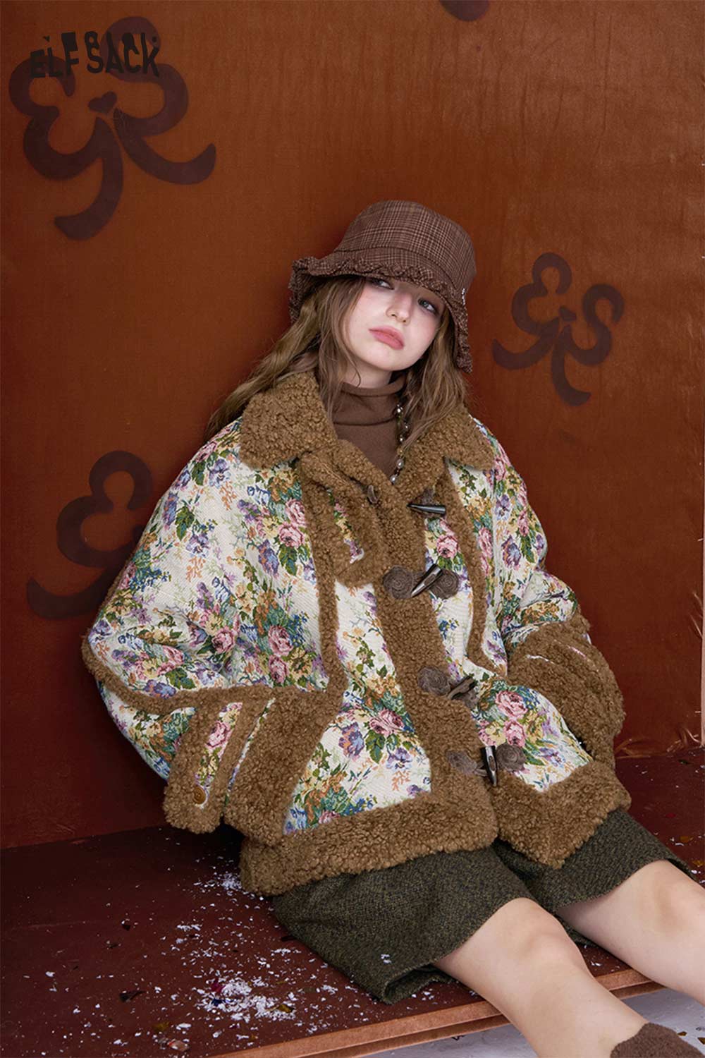 ELFSACK women's floral graphic coat with cozy fleece and floral pattern for stylish winter wear