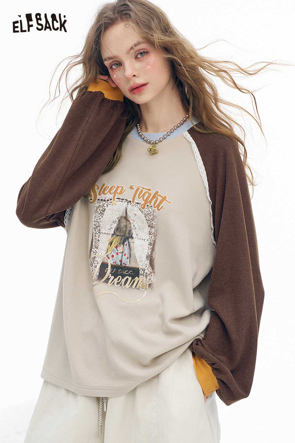 ELFSACK women's graphic letter tshirt with playful design and relaxed fit for casual style