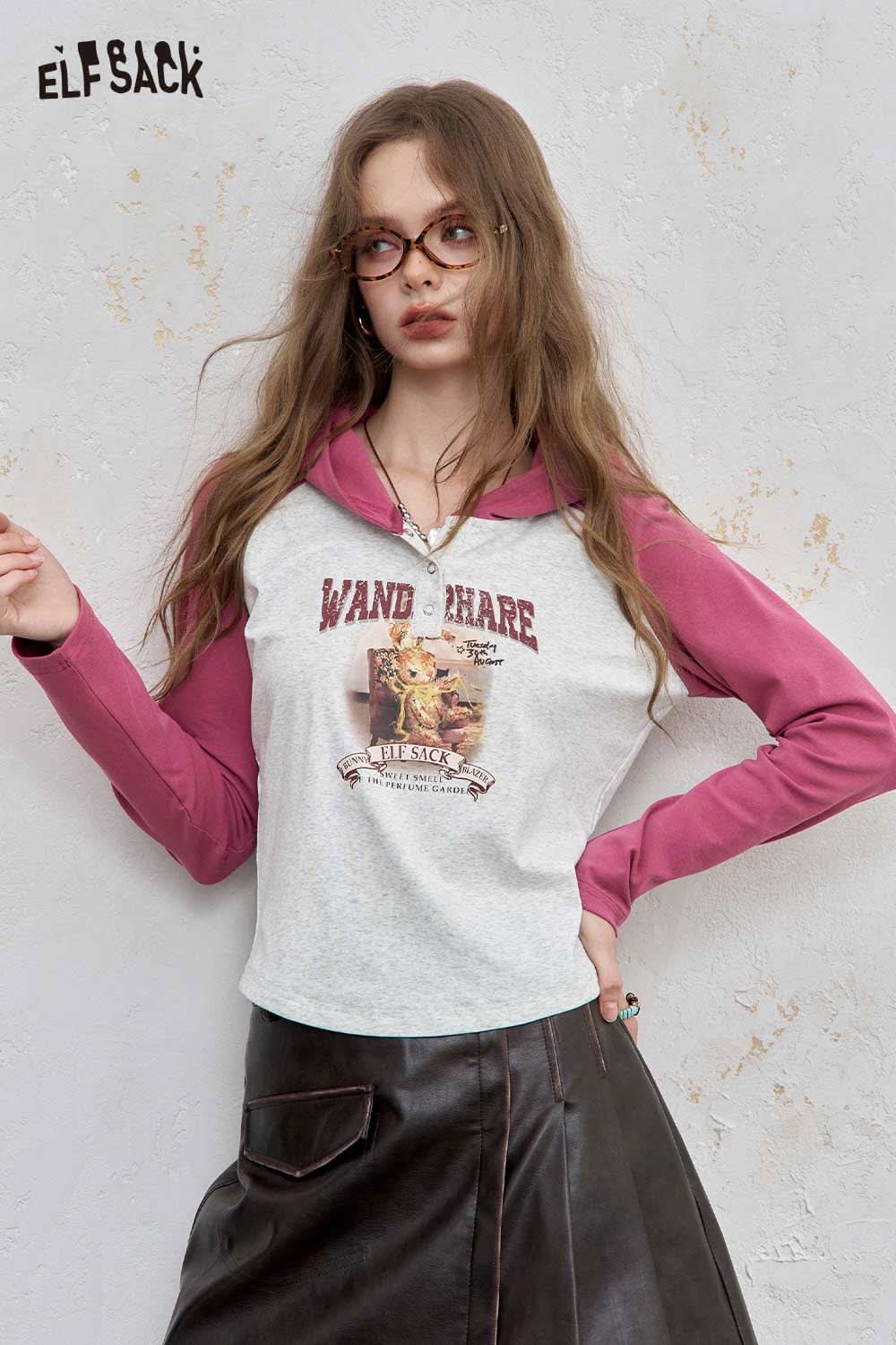 ELFSACK women's graphic print hoodie with a trendy design, perfect for casual outings and cozy wear