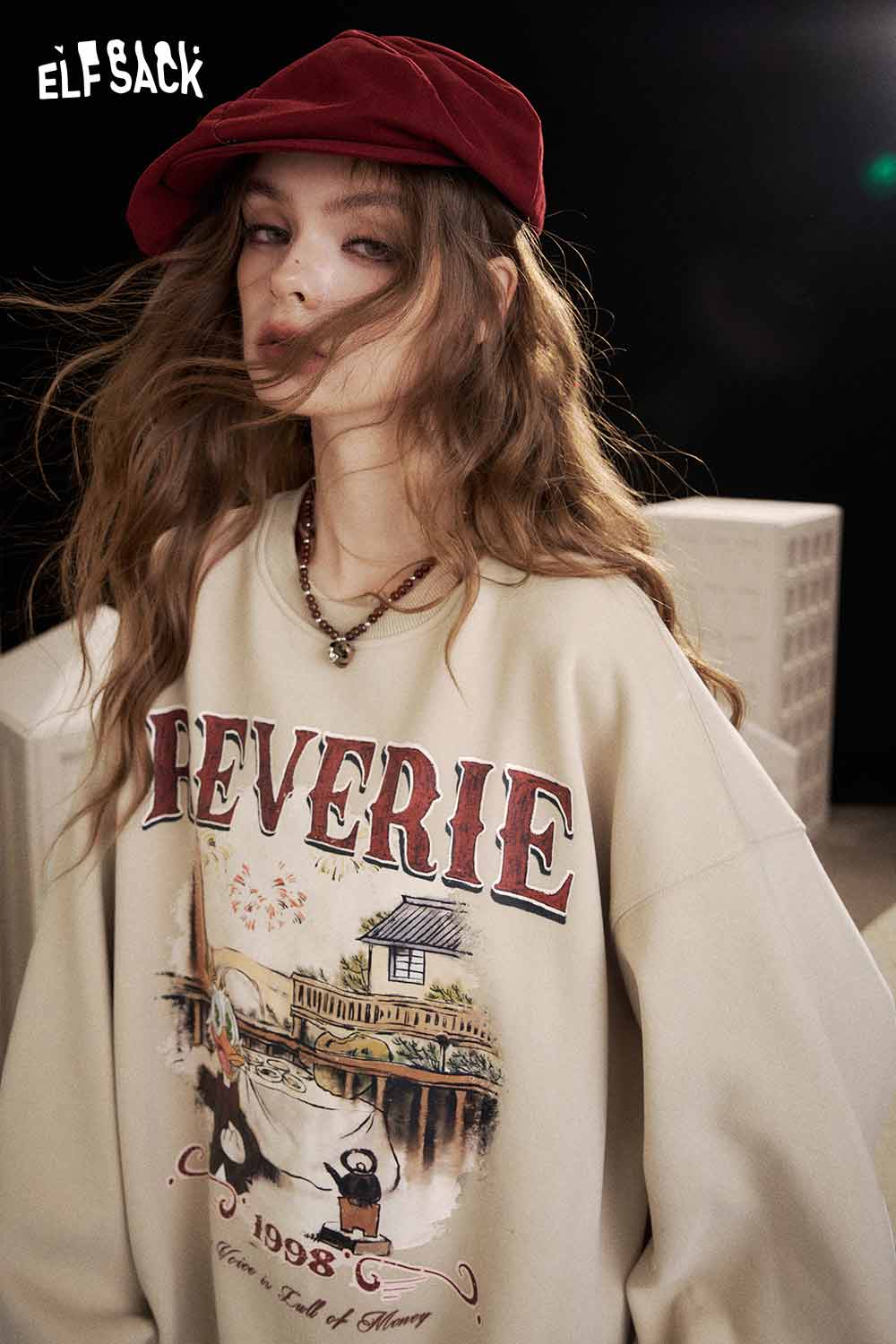 ELFSACK women's graphic sweatshirt featuring vintage print and relaxed fit for casual style