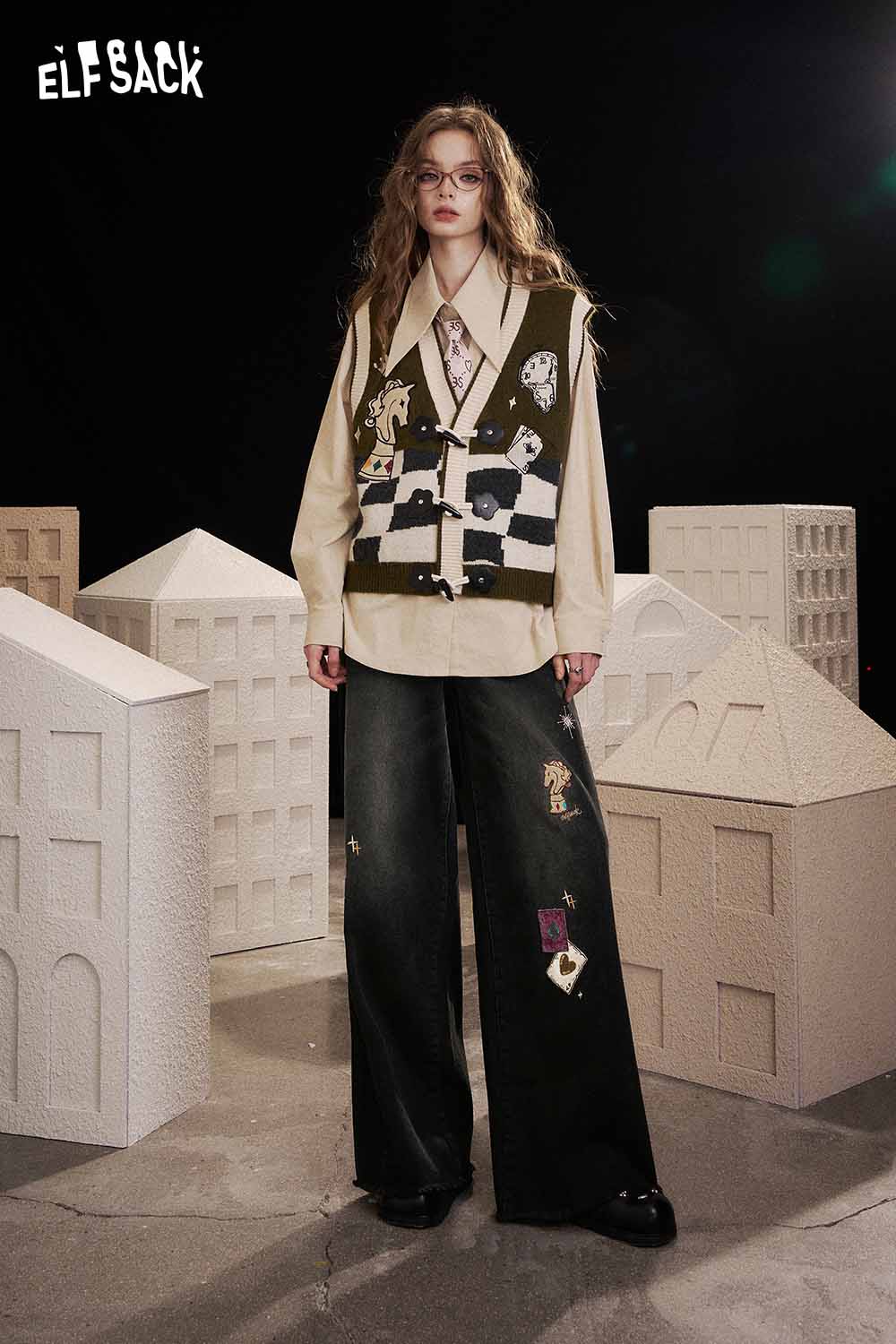 ELFSACK women's graphic wide leg pants styled with an oversized shirt and unique printed details