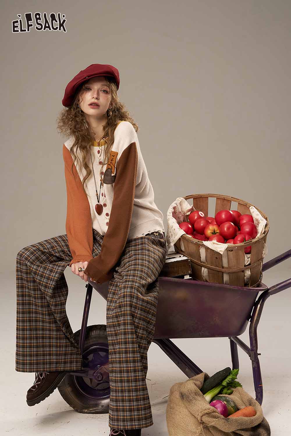 ELFSACK women's knitted jacket paired with plaid pants and a stylish beret for a trendy look