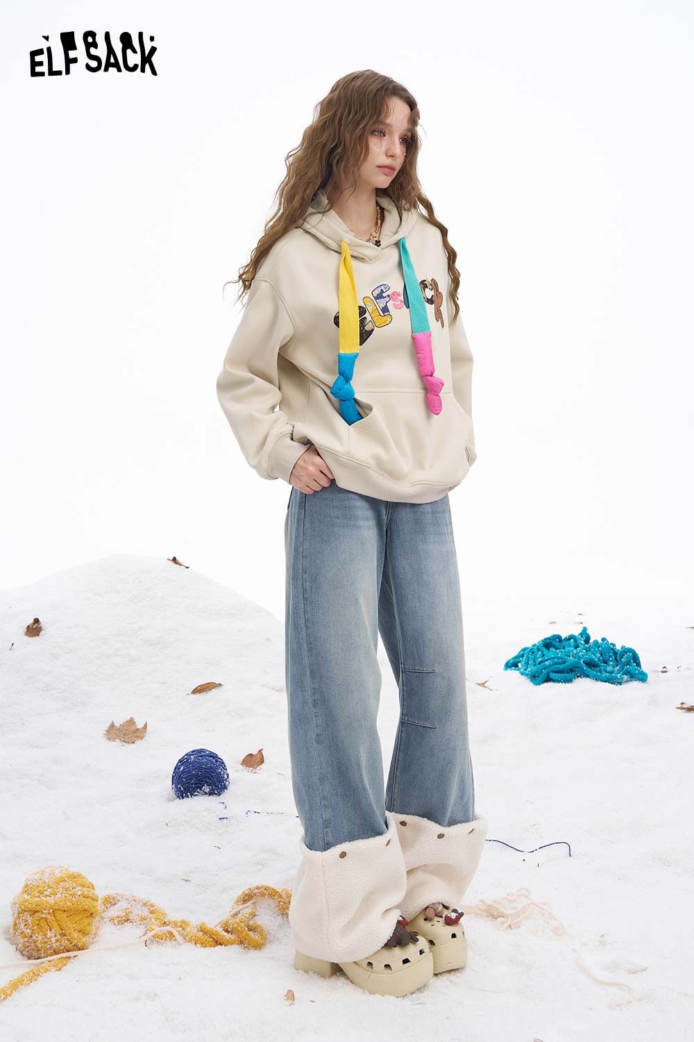 ELFSACK women's letter graphic hoodie in cream with colorful drawstrings for a stylish look