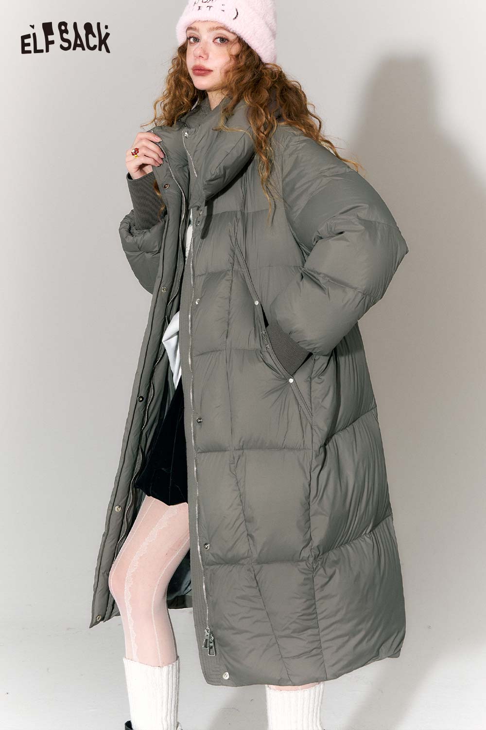 ELFSACK women's long puffer coat with hood in gray, featuring a stylish oversized fit and pockets