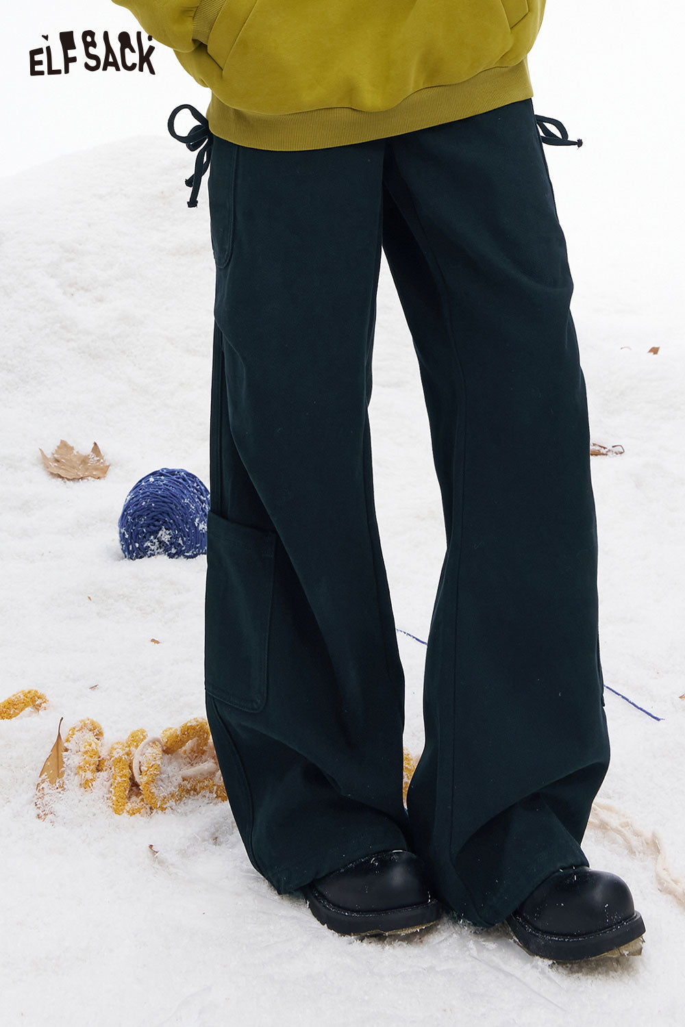 ELFSACK women's loose cargo pants in dark green with wide leg and adjustable ties for casual style