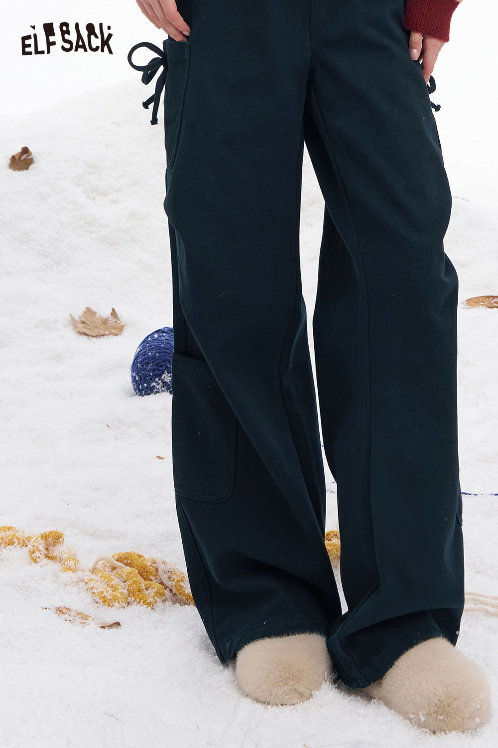 ELFSACK women's loose cargo pants in dark color featuring a comfortable fit and stylish design