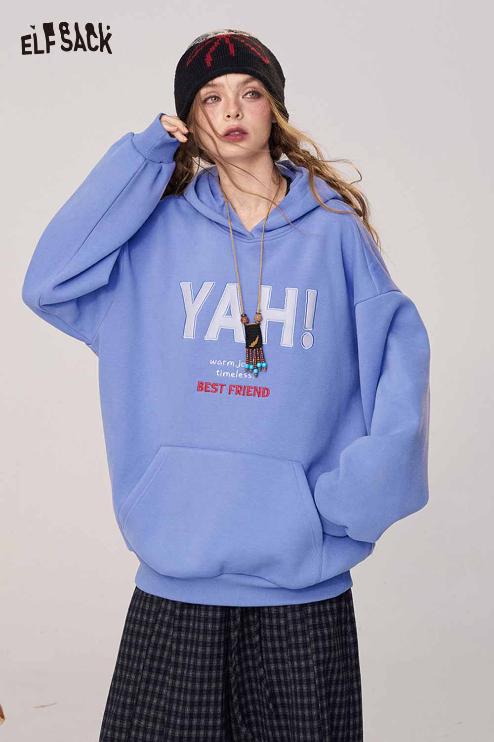 ELFSACK women's loose fit hooded sweatshirt in light blue with graphic YAH print and a cozy design