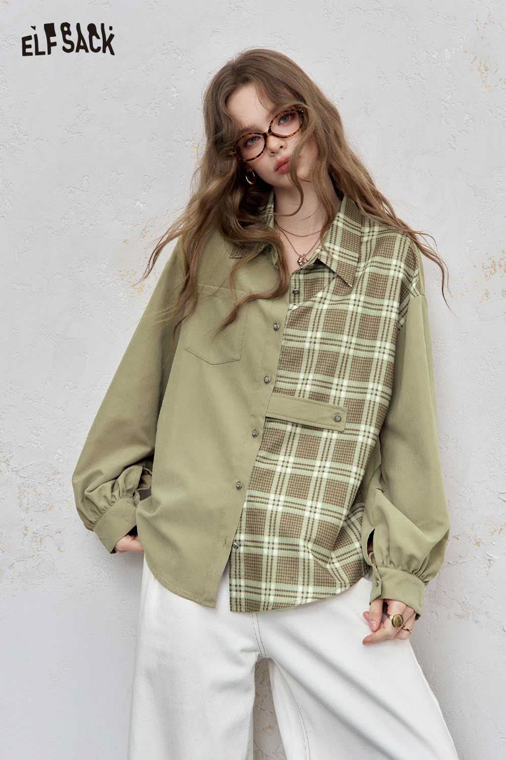 ELFSACK women's oversized contrast shirt in olive green and plaid design for a trendy look