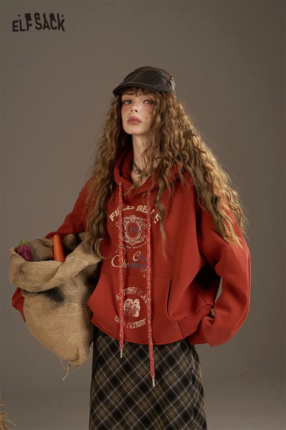 ELFSACK women's oversized print hoodie in red with graphic design perfect for casual wear
