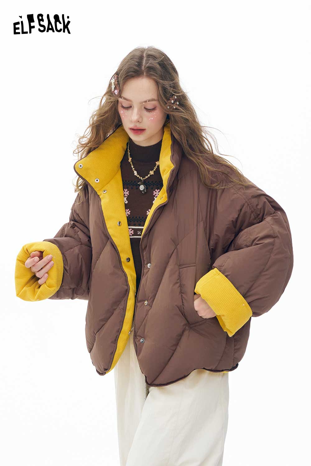 ELFSACK women's reversible down jacket in brown and yellow with a chic oversized fit