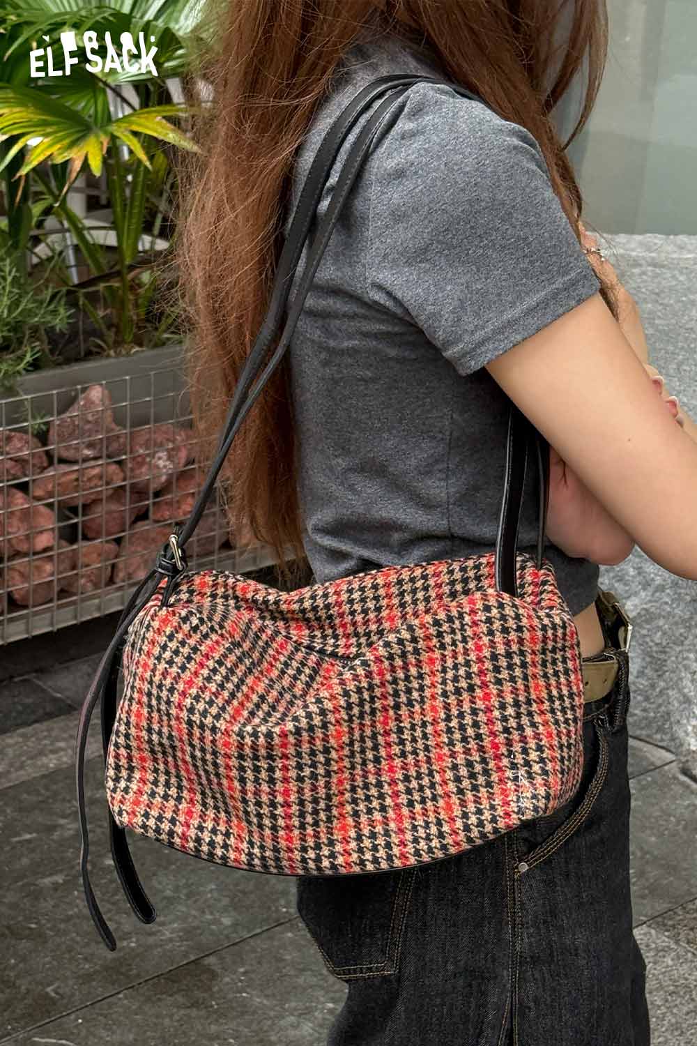 Stylish ELFSACK women's single strap shoulder bag in chic plaid design, perfect for everyday use