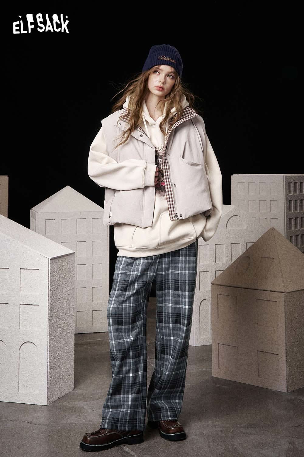 ELFSACK women's striped drawstring pants with a relaxed fit, styled for a trendy winter look