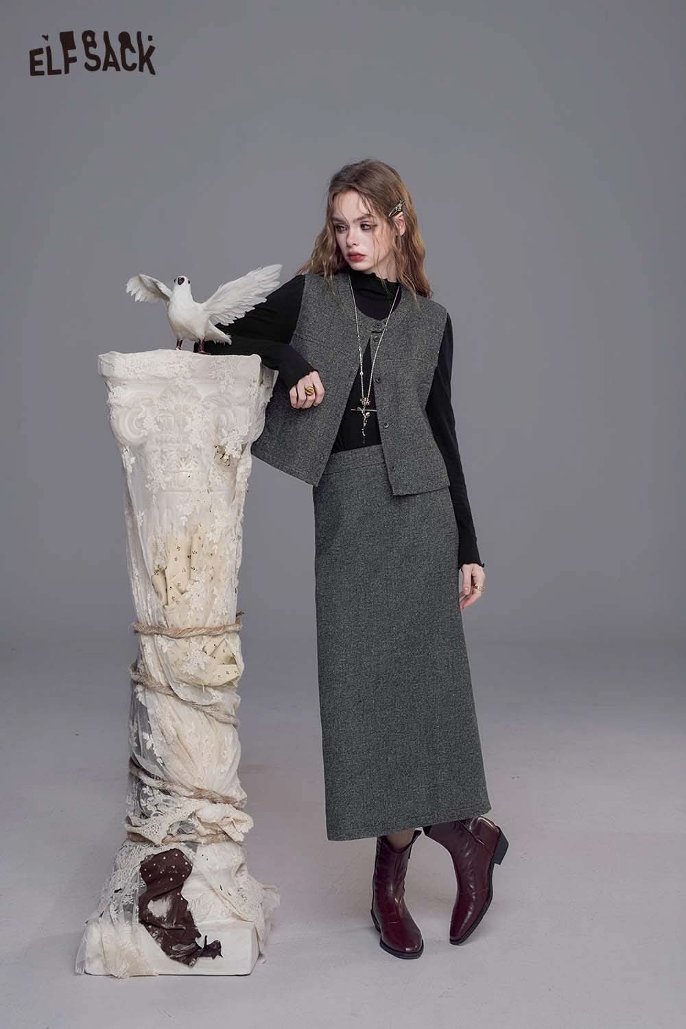 Stylish ELFSACK women's tweed skirt set with a sleeveless blazer and fitted skirt for a chic look