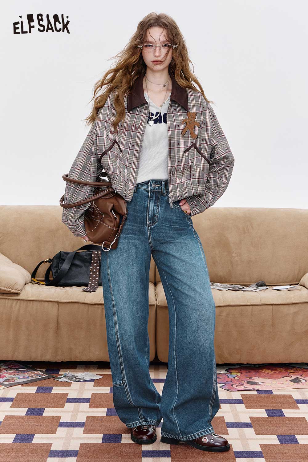 ELFSACK women's vintage washed jeans in a relaxed fit paired with a stylish plaid jacket