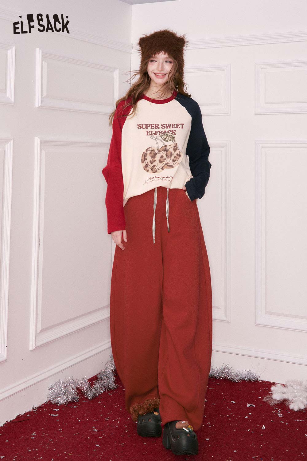 ELFSACK women's wide leg sweatpants in red with a relaxed fit and drawstring waist for comfort