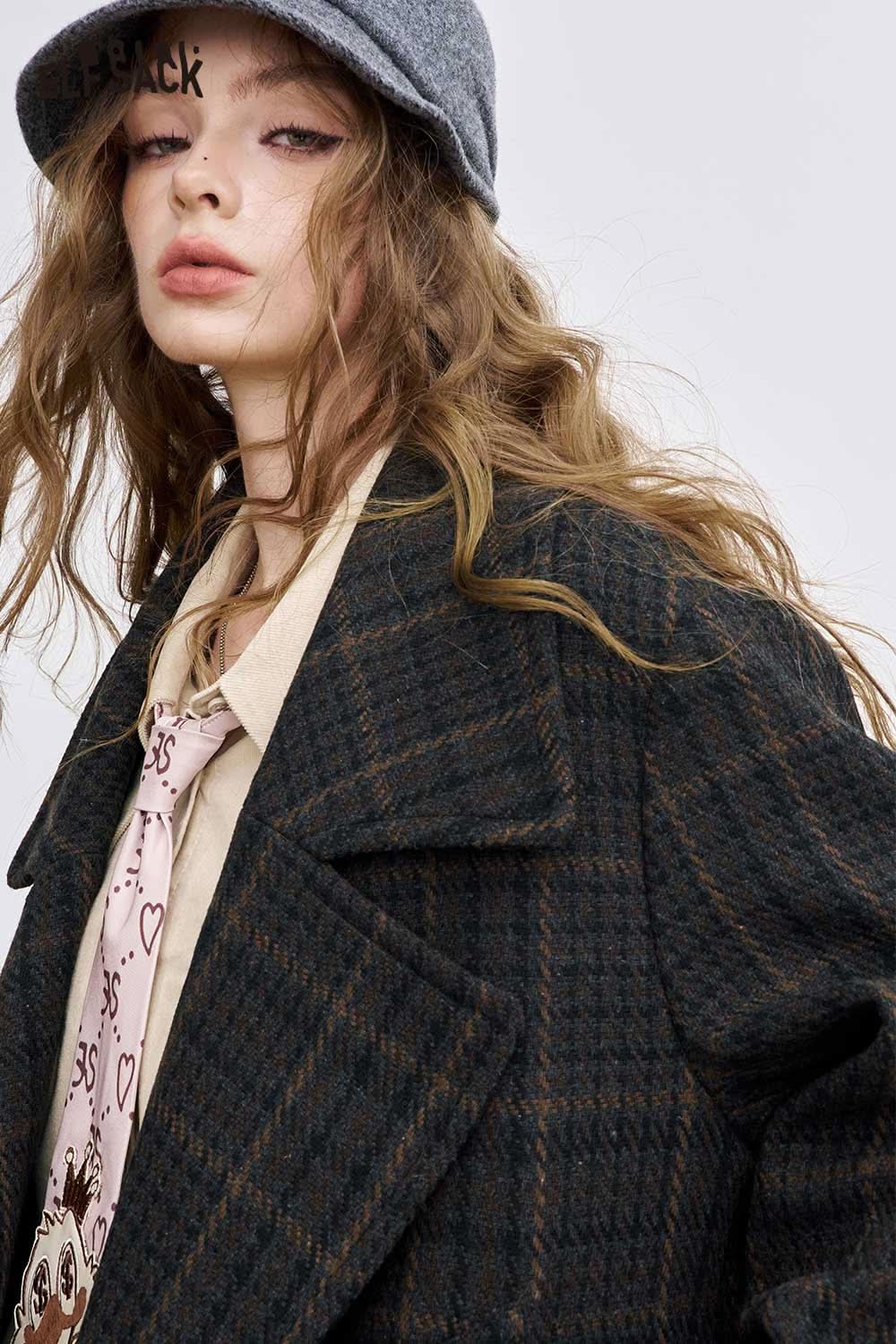 ELFSACK women's wool blend coat in plaid pattern, perfect for stylish winter outfits