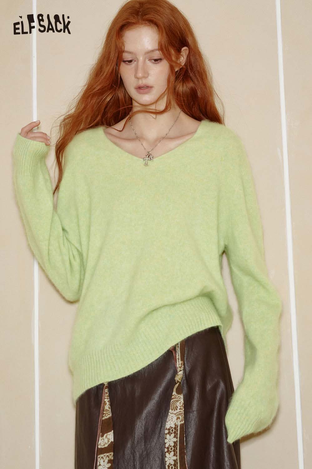 ELFSACK wool blend oversized sweater women in light green with a V-neck design and relaxed fit