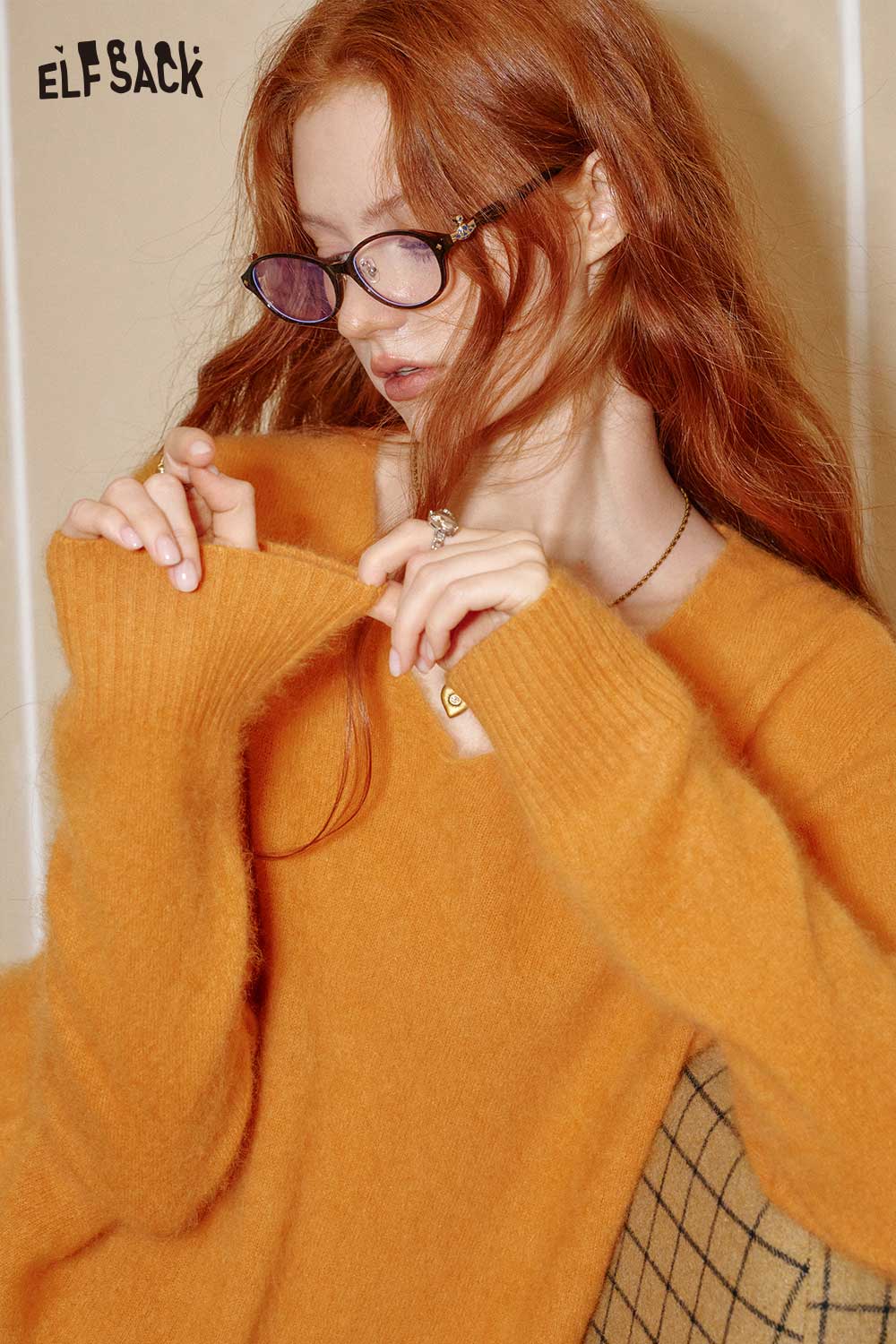 ELFSACK wool blend oversized sweater women in a warm golden hue, perfect for cozy layering