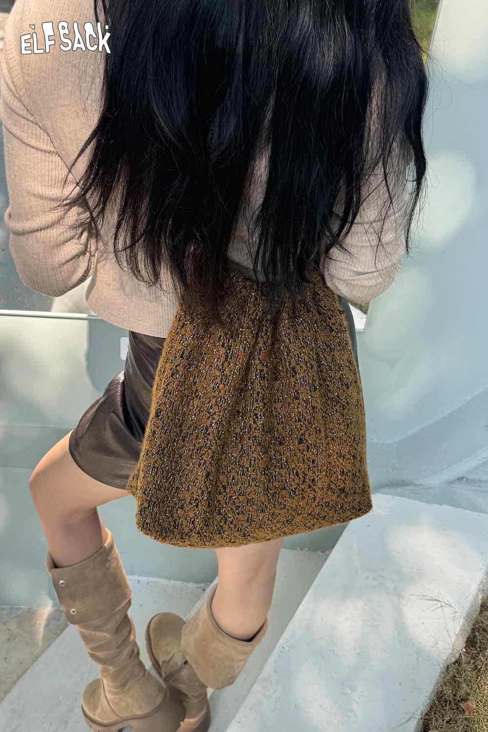 ELFSACK wool blend oversized tote bag in brown, perfect for everyday style and utility.