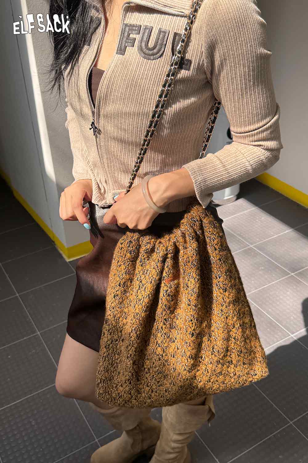ELFSACK wool blend oversized tote bag featuring a stylish design and comfortable shoulder strap