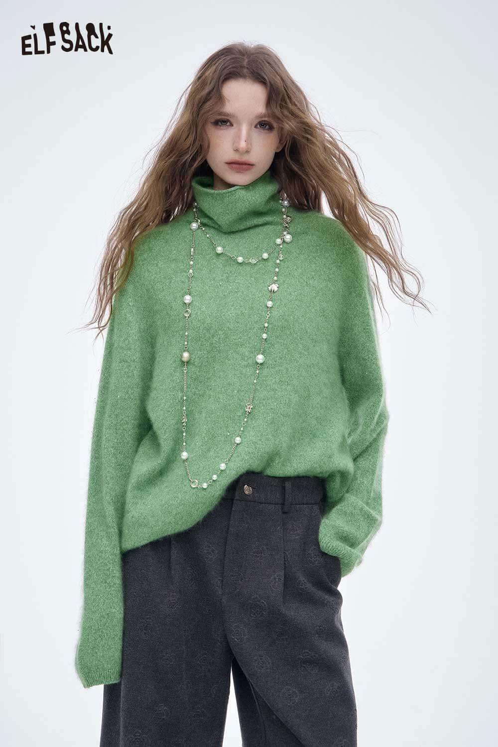ELFSACK Wool High Neck Sweater Women in Soft Green with Elegant Necklace for Stylish Layering