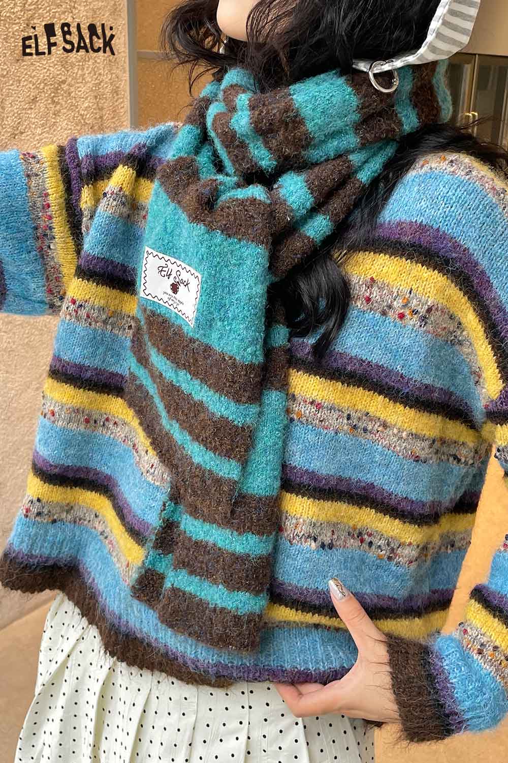 ELFSACK Y2K stripe neck warmer featuring vibrant colors and soft cozy material for stylish warmth