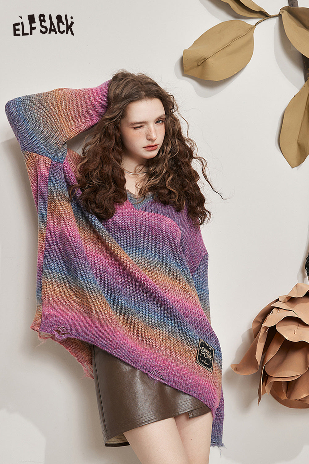 
                  
                    ELFSACK Loose-Fit V-Neck Knit Sweater with Mohair-Inspired Design Lightweight Layering Piece
                  
                