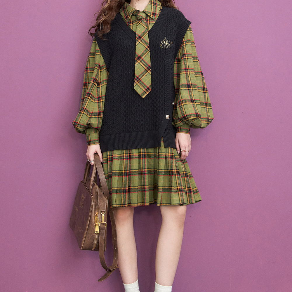 
                  
                    ELFSACK Free Tie Fake Two Pieces Knitted Dress Women 2023 Autumn/Winter Long Sleeve Loose Academic Style Dress
                  
                