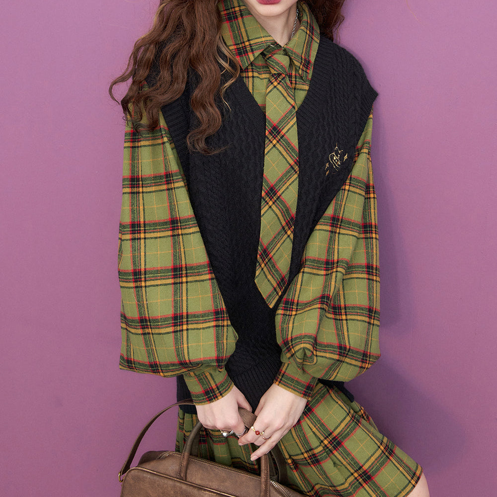 
                  
                    ELFSACK Free Tie Fake Two Pieces Knitted Dress Women 2023 Autumn/Winter Long Sleeve Loose Academic Style Dress
                  
                